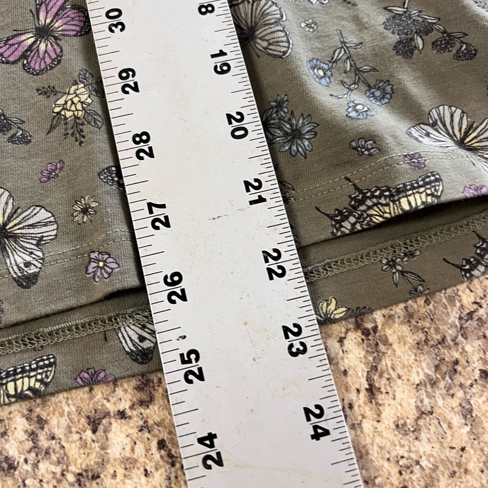 NWOT Life if Good Olive Green Butterfly nature graphic Print boxy Tee shirt L - Picture 3 of 6